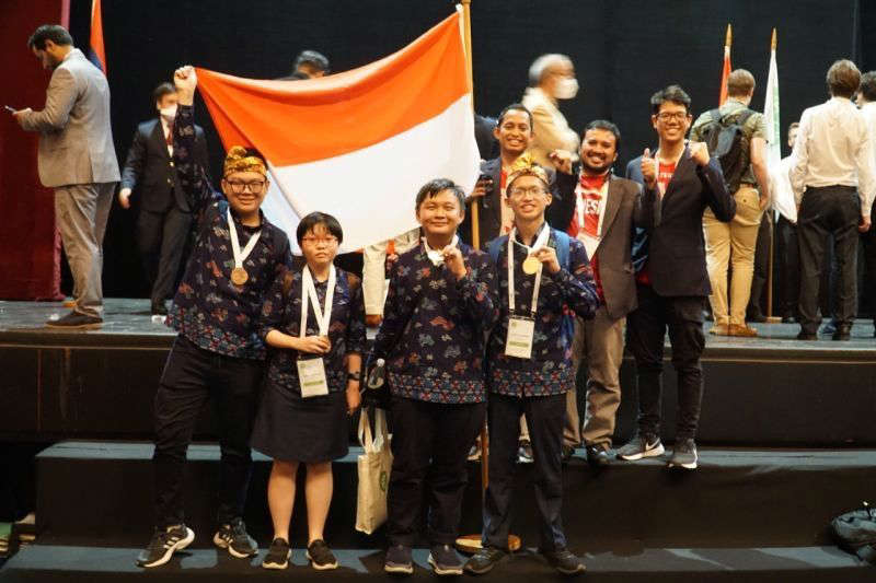 Hebat! Pelajar Indonesia Raih Medali Emas dan Perunggu di Olimpiade Biologi Internasional